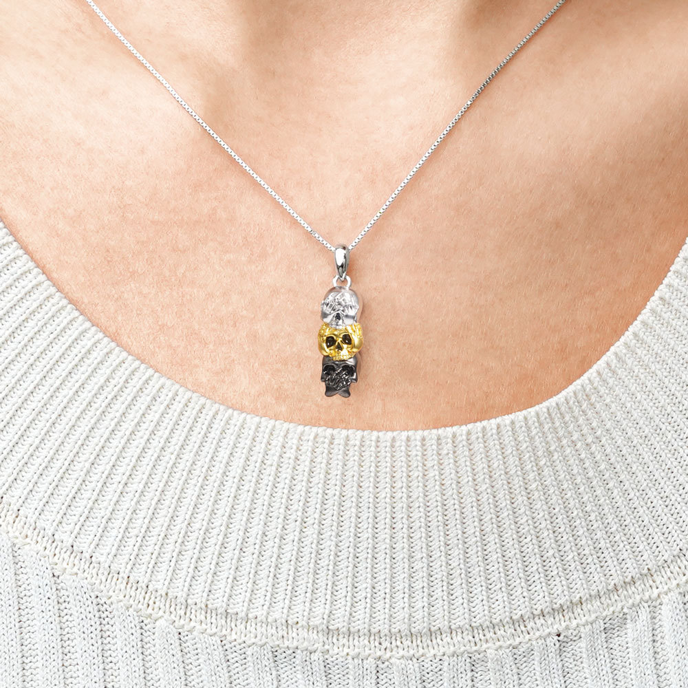 Three Wise Skulls Necklace image number 3