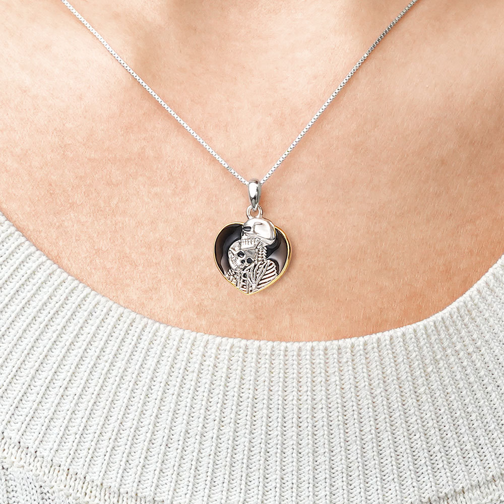 Skeleton Heart Frame Necklace image number 3