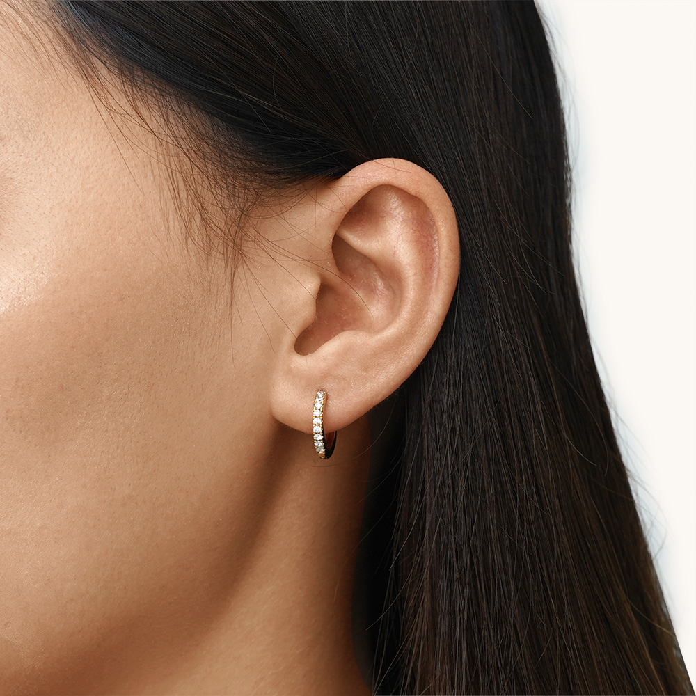 Round Diamond Stud Earrings image number 3