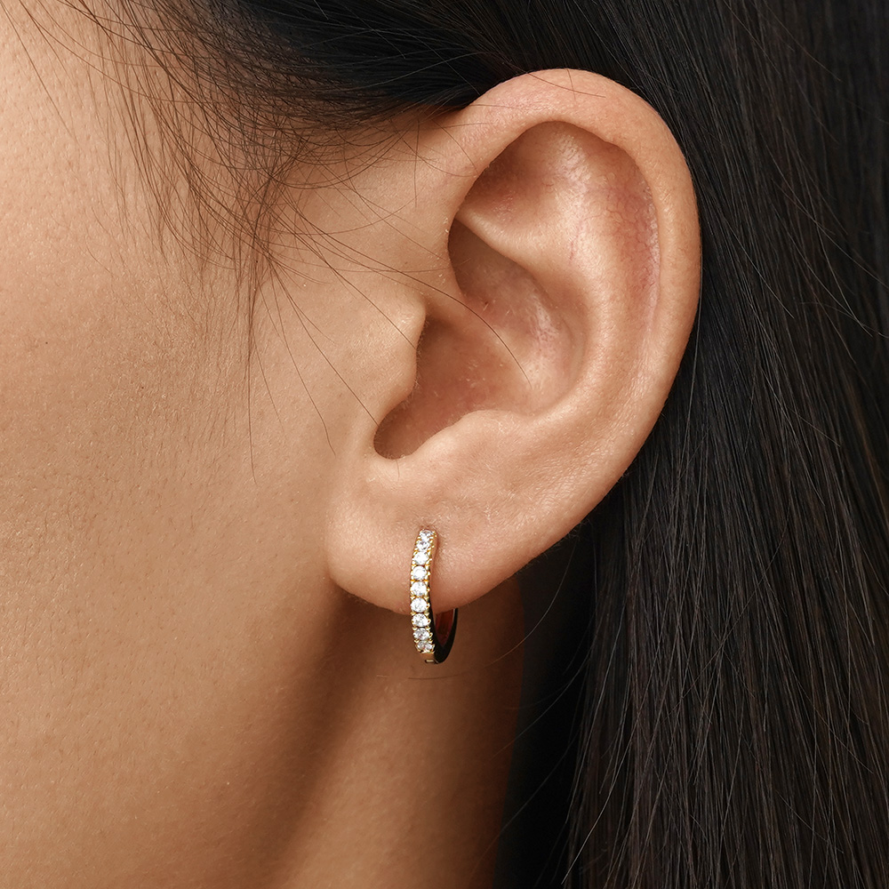 Round Diamond Stud Earrings image number 4