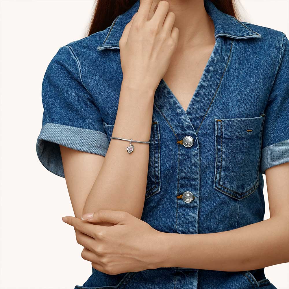 Engravable Baby Feet Pendant image number 3