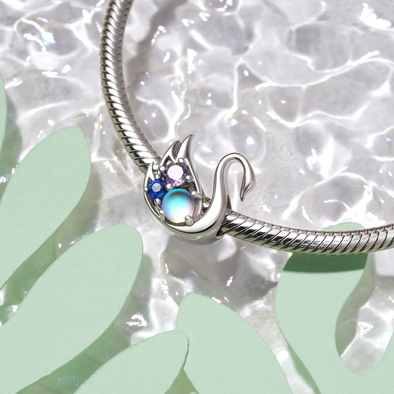 Swan Charm image number 1