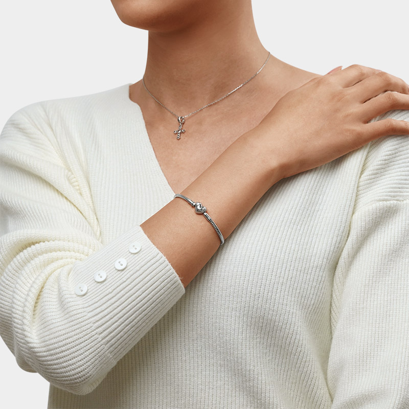 Angel Wings Bracelet image number 3