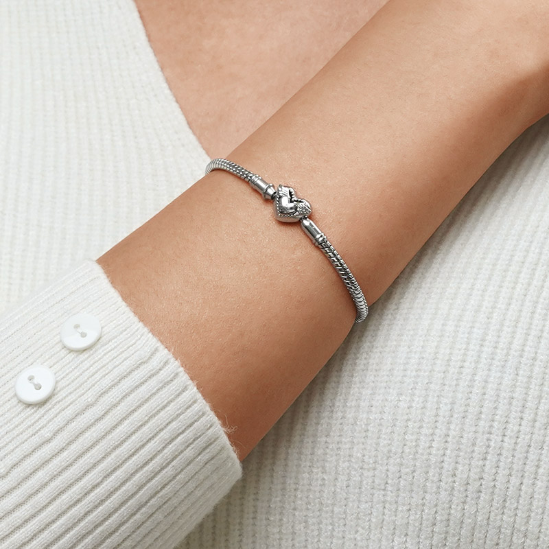 Angel Wings Bracelet image number 4