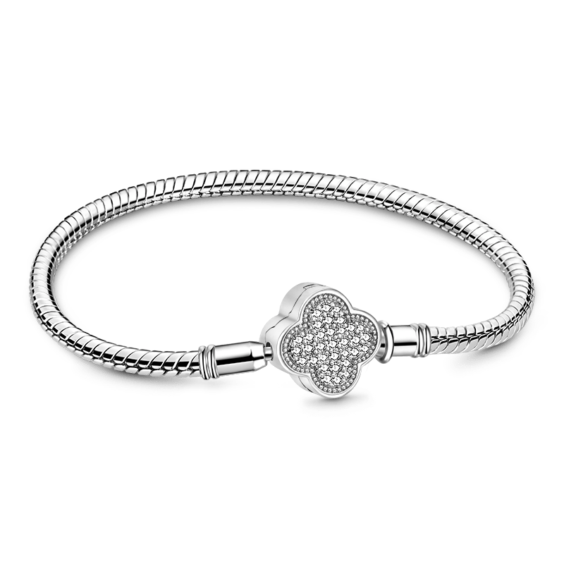 Sparkling Lucky Clover Bracelet image number 0