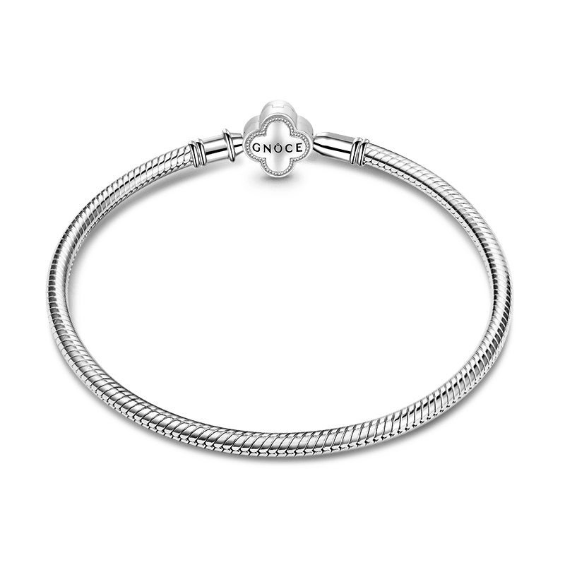 Sparkling Lucky Clover Bracelet image number 1