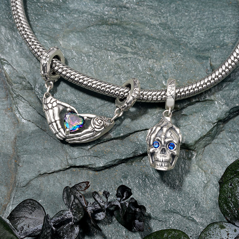 Skull Hands Pendant image number 1