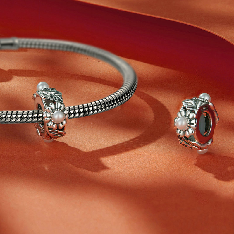 Daisy Stopper Charm image number 3