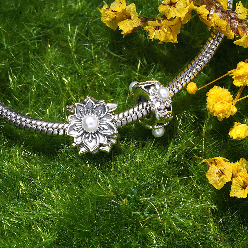 Daisy Stopper Charm image number 4