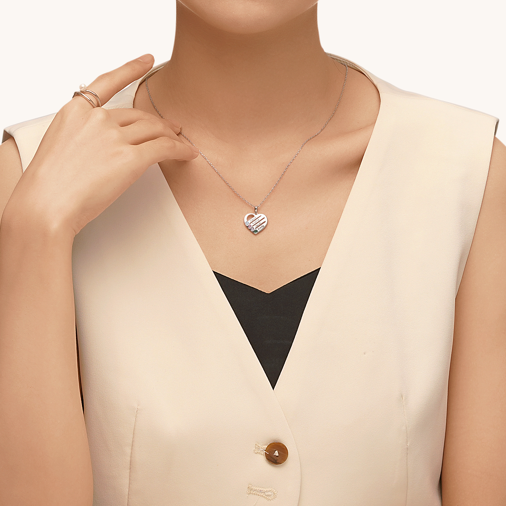 Personalized Heart Family Necklace image number 4