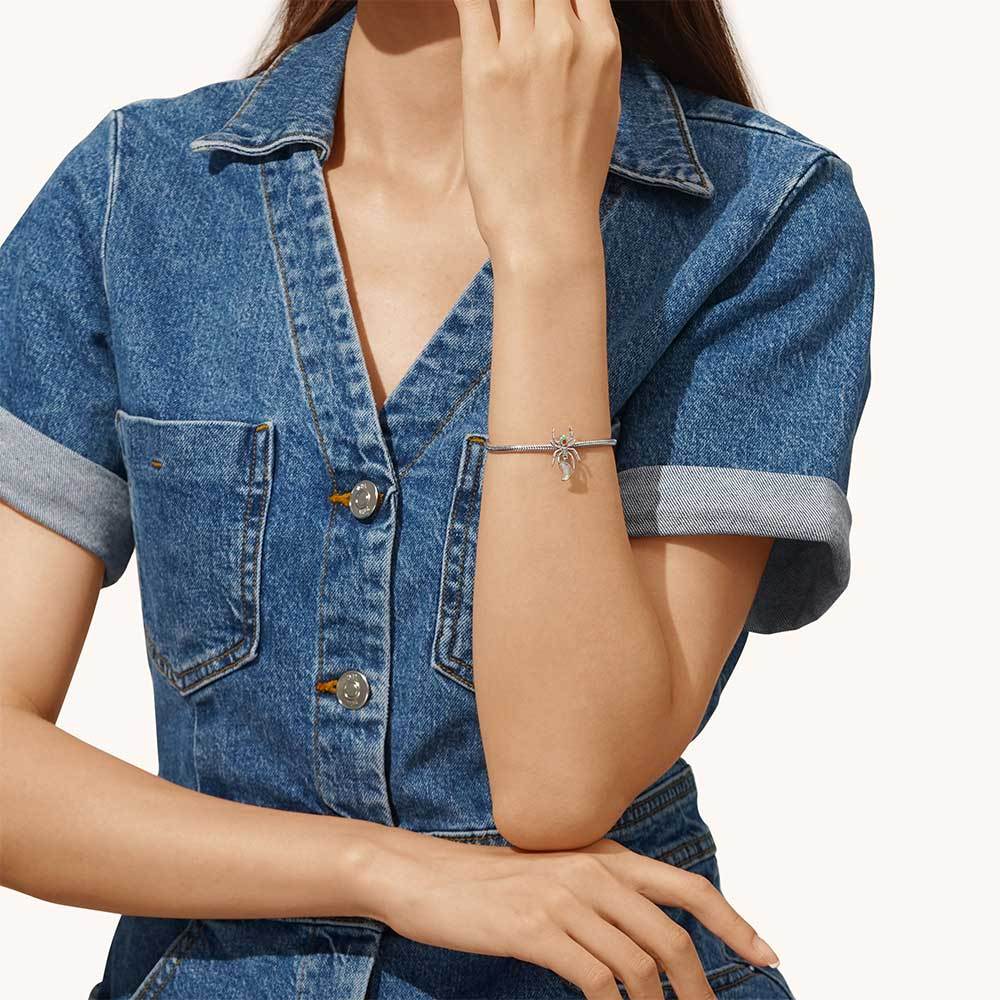 Spider Color-changing Moon Pendant image number 3