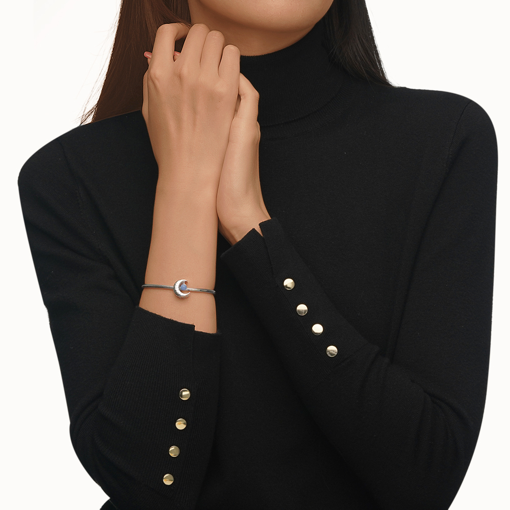 Moon Charm image number 4