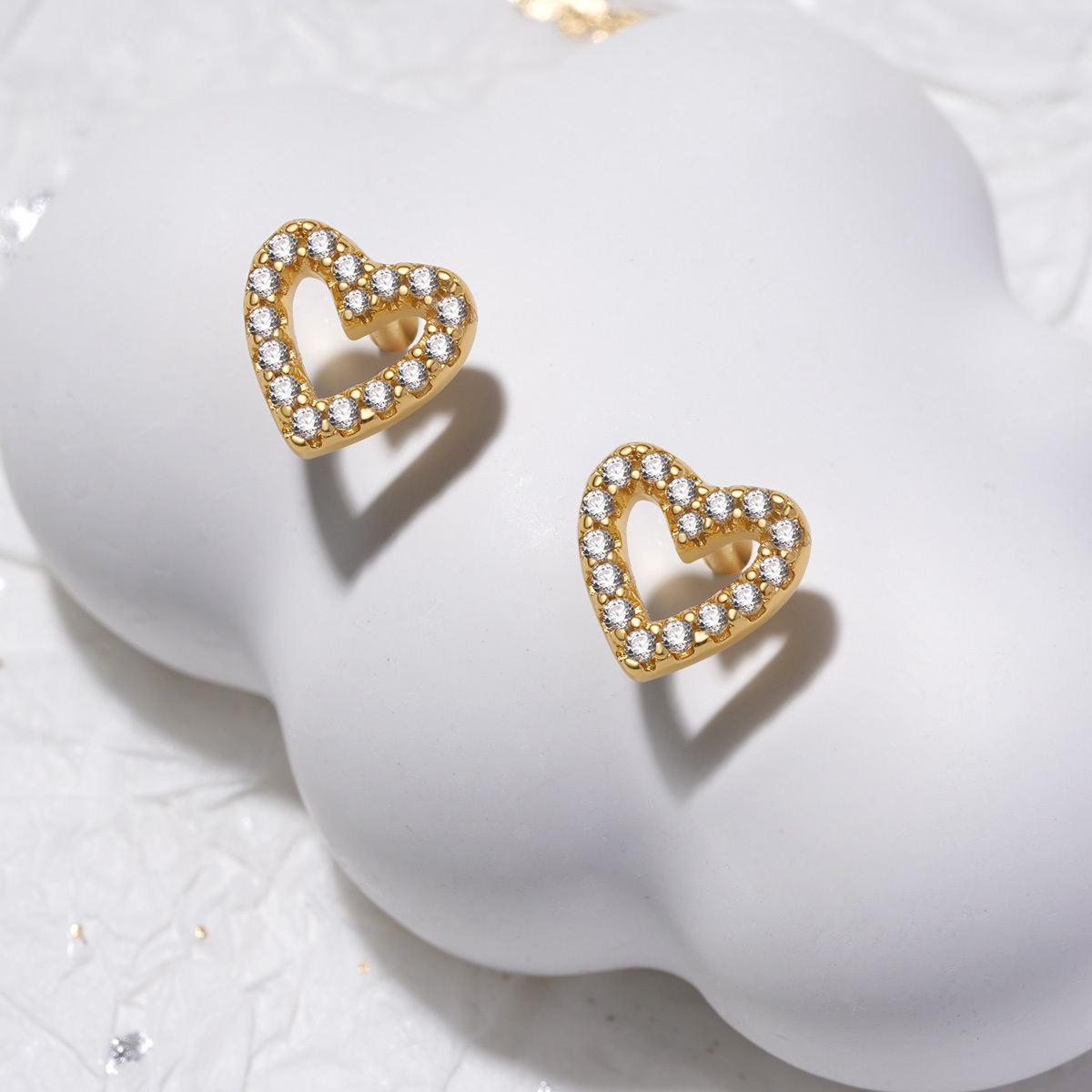 Heart Stud Earrings image number 3