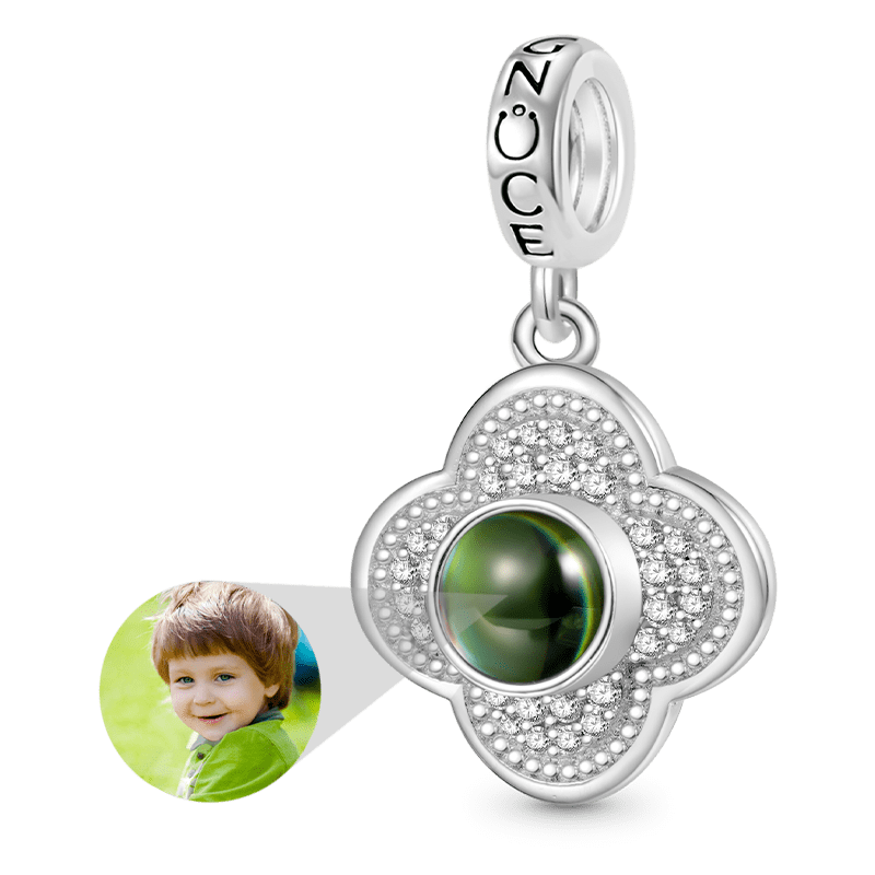 Projection Four Leaf Clover Pendant image number 0