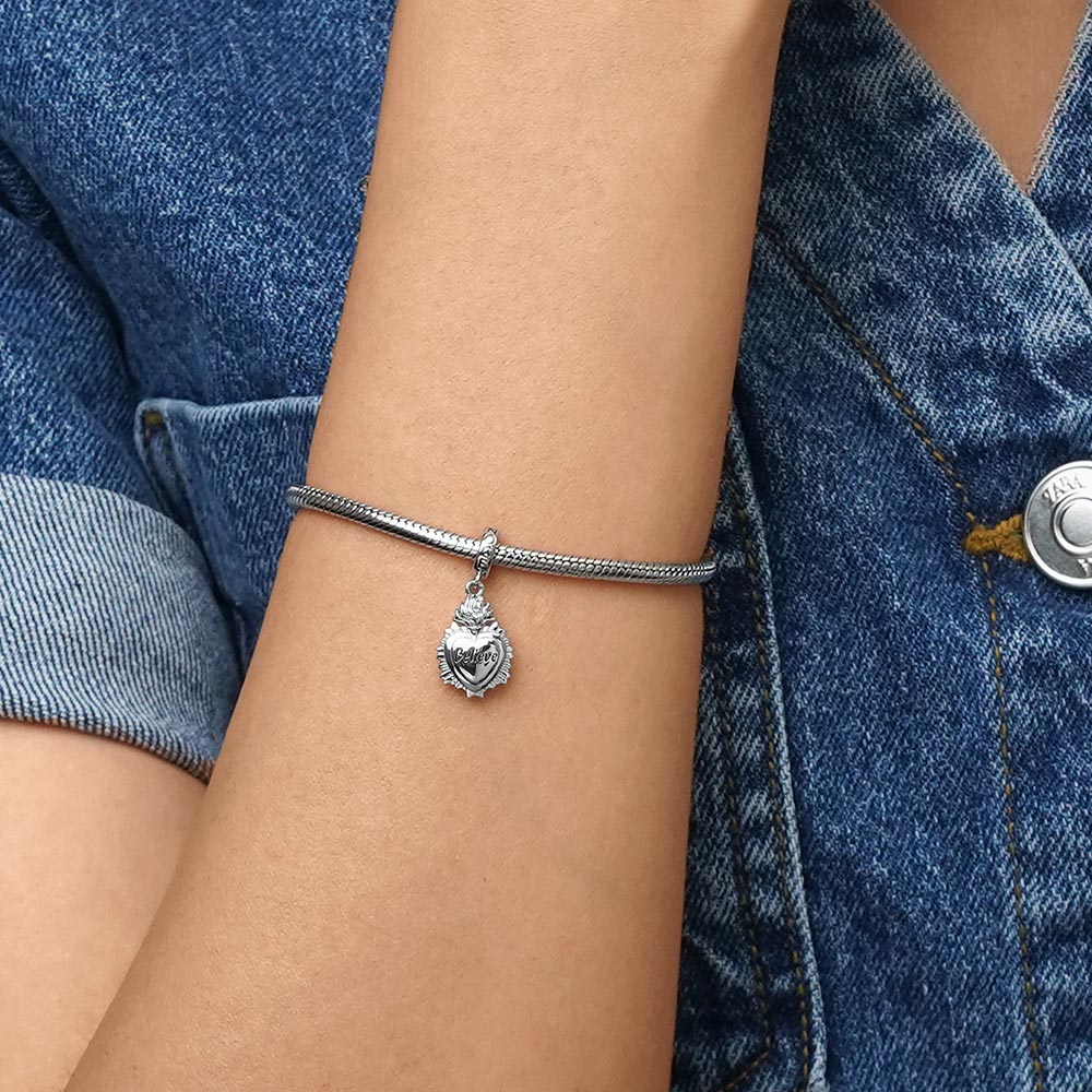 Sacred Heart Pendant image number 4