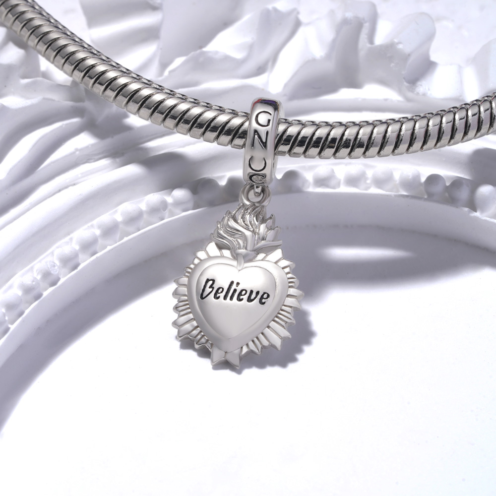 Sacred Heart Pendant image number 2