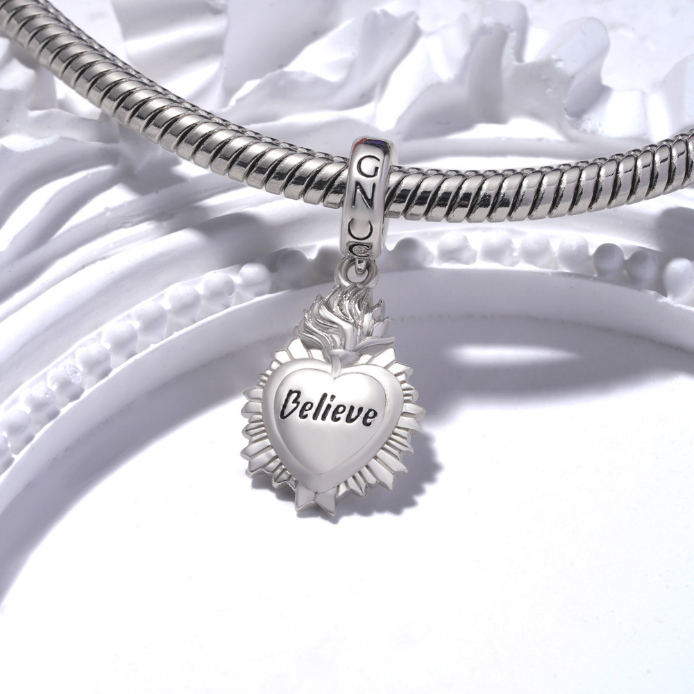 Sacred Heart Pendant image number 2