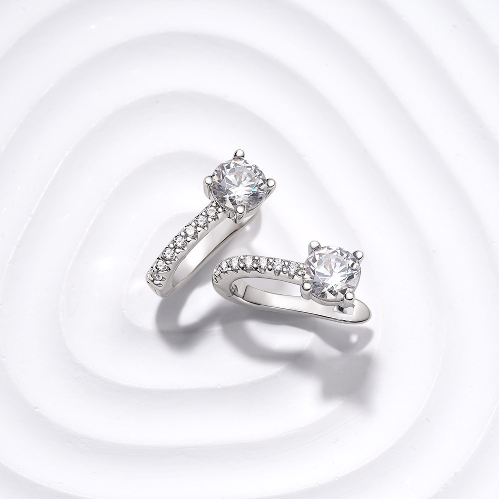 Delicate Hoop Earrings image number 3