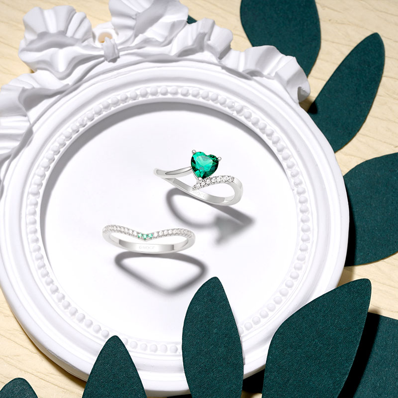 Emerald Heart Cut Ring image number 2