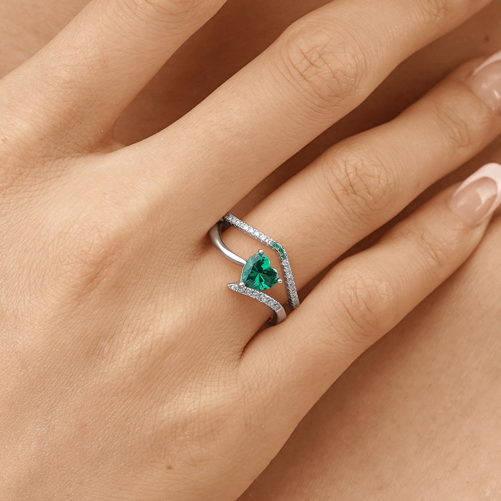 Emerald Heart Cut Ring image number 4