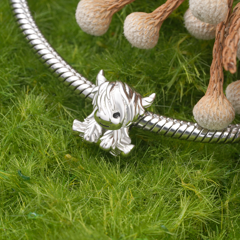 Highland Cow Charm image number 2