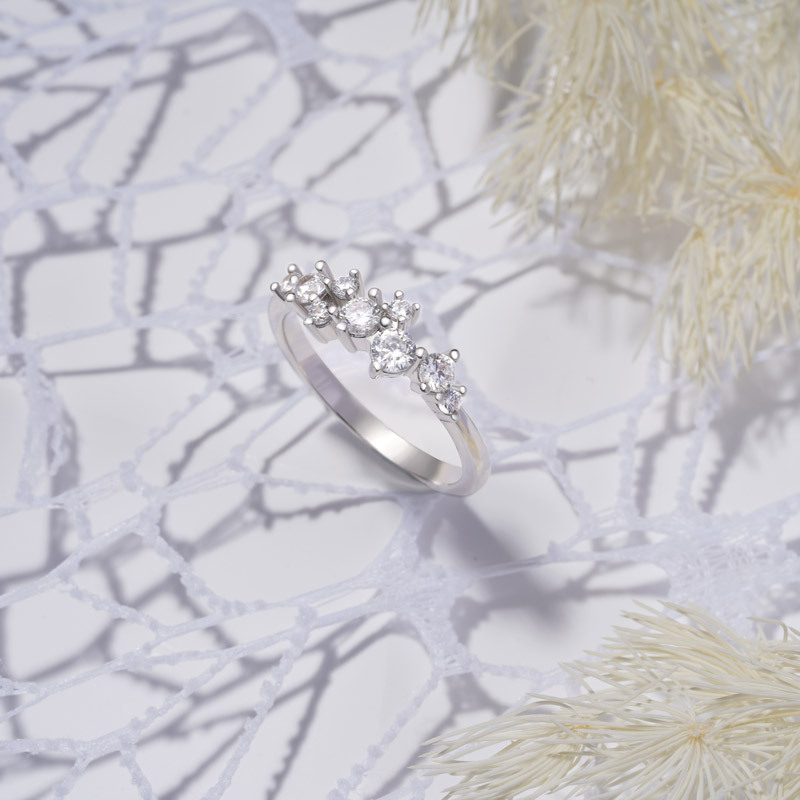 Diamond Cluster Ring image number 4