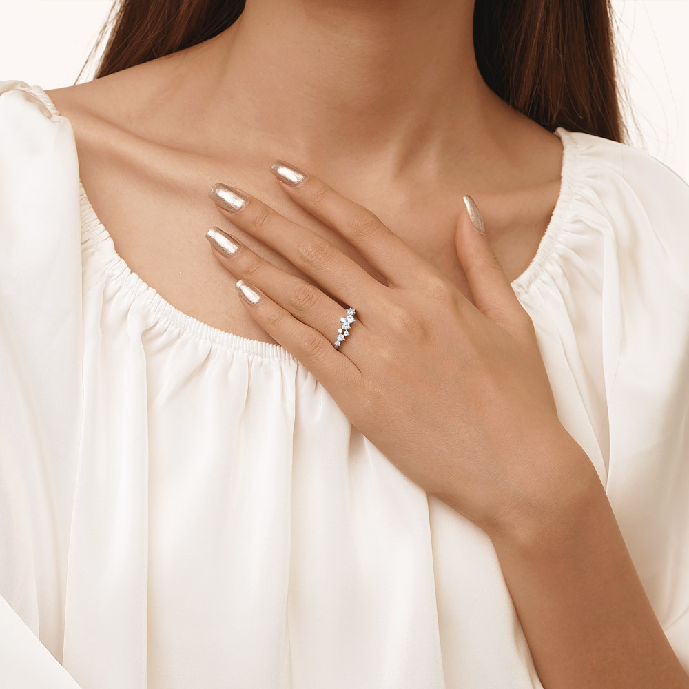 Diamond Cluster Ring image number 5