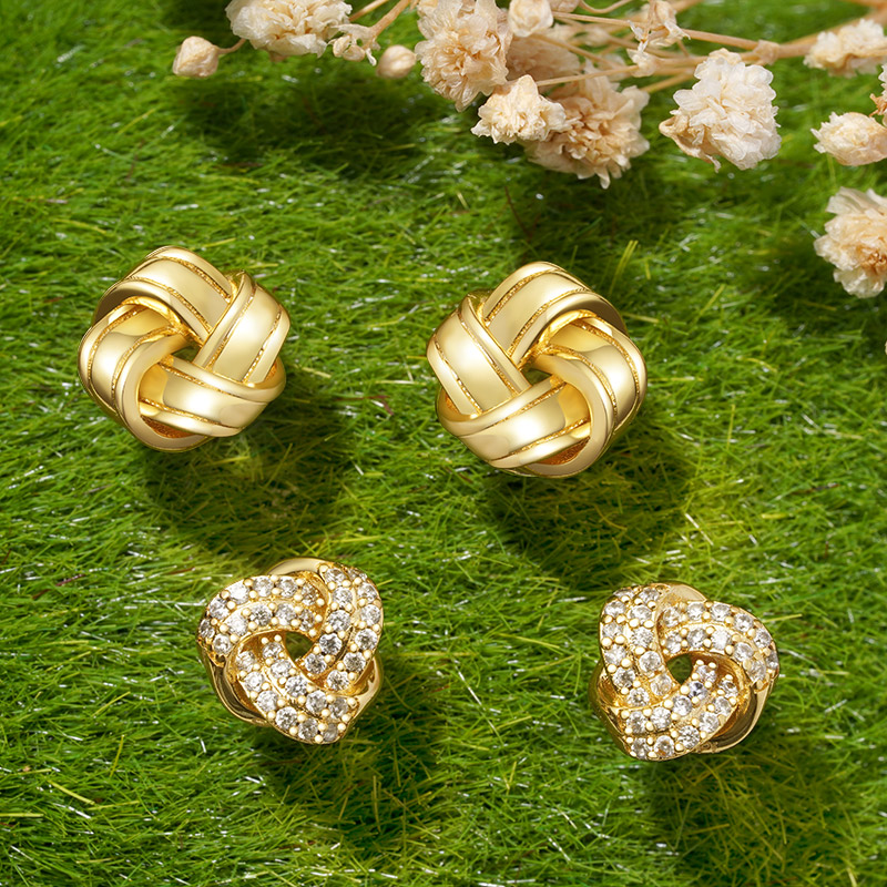 Love Knot Studs Earrings image number 4