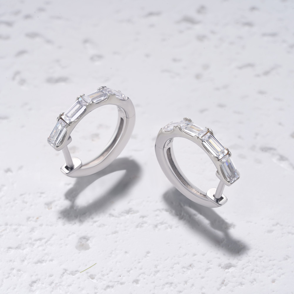 Huggie Hoop Earrings image number 3