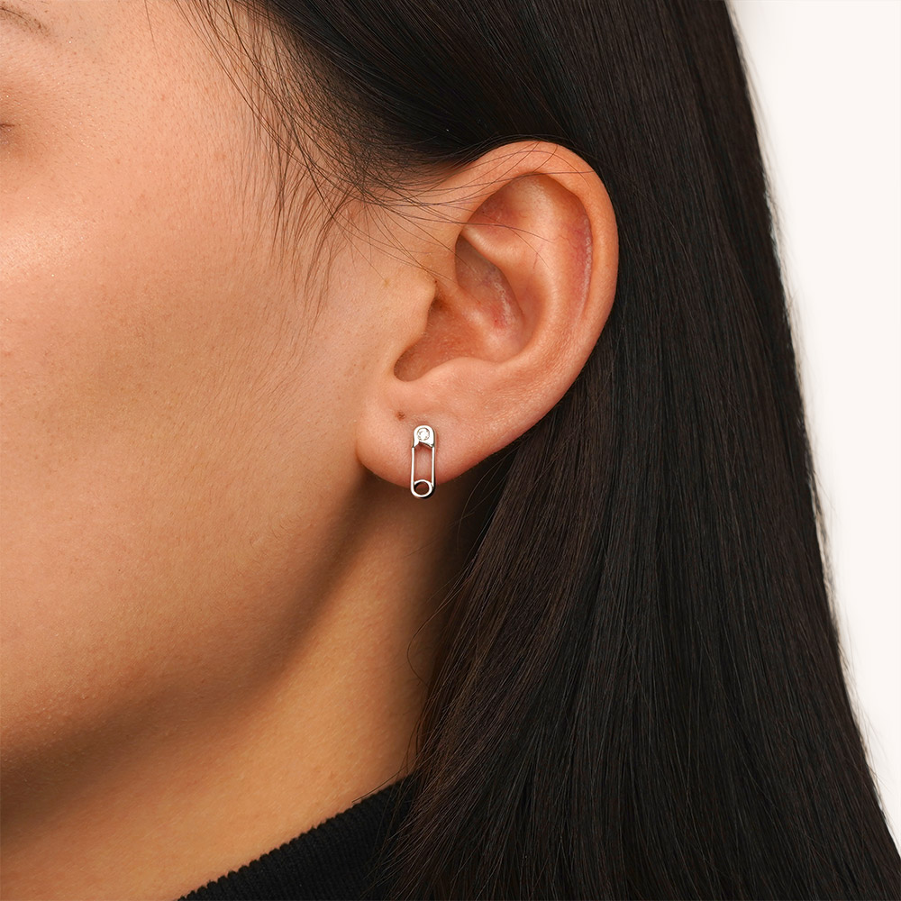 Paperclip Stud Earrings image number 3