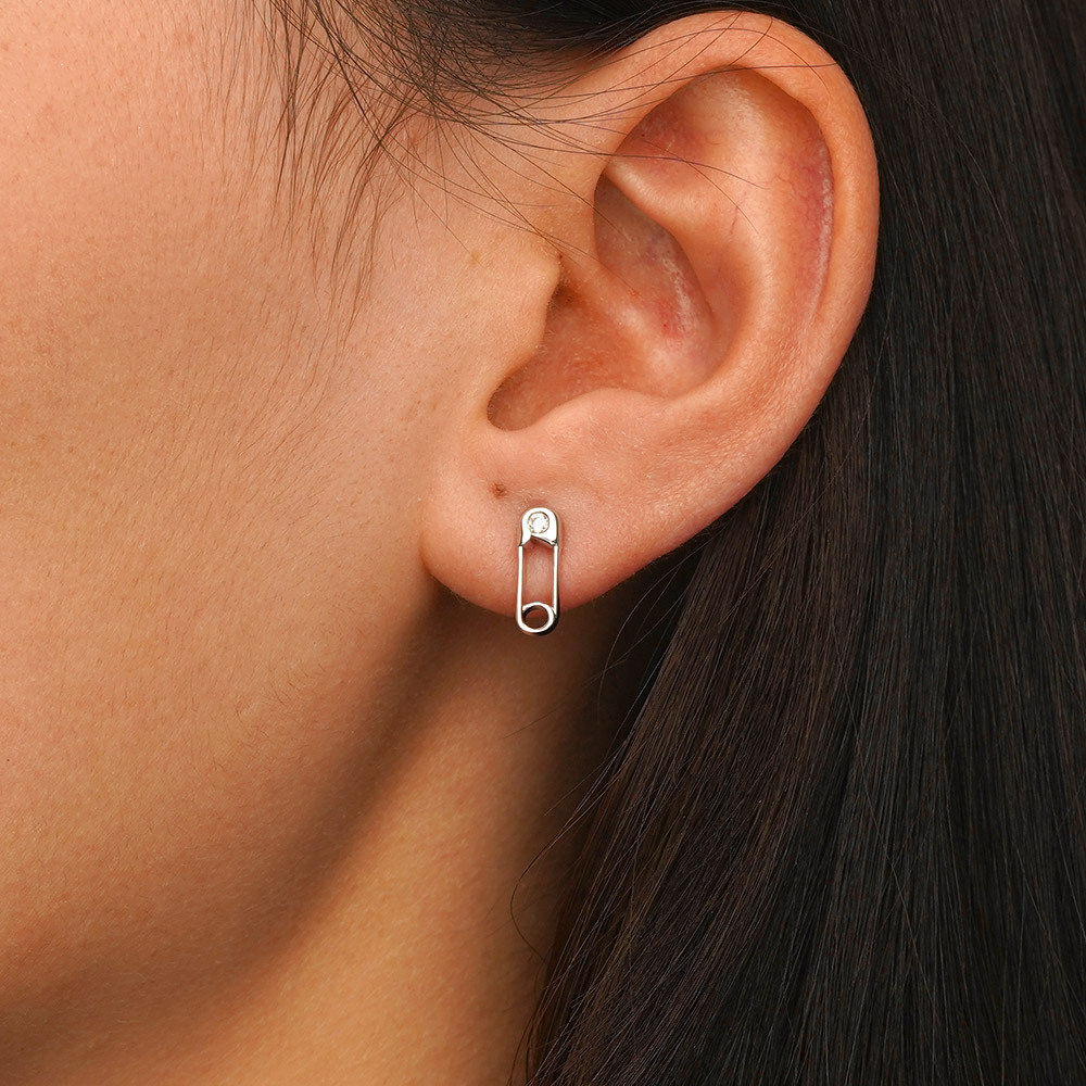Paperclip Stud Earrings image number 4