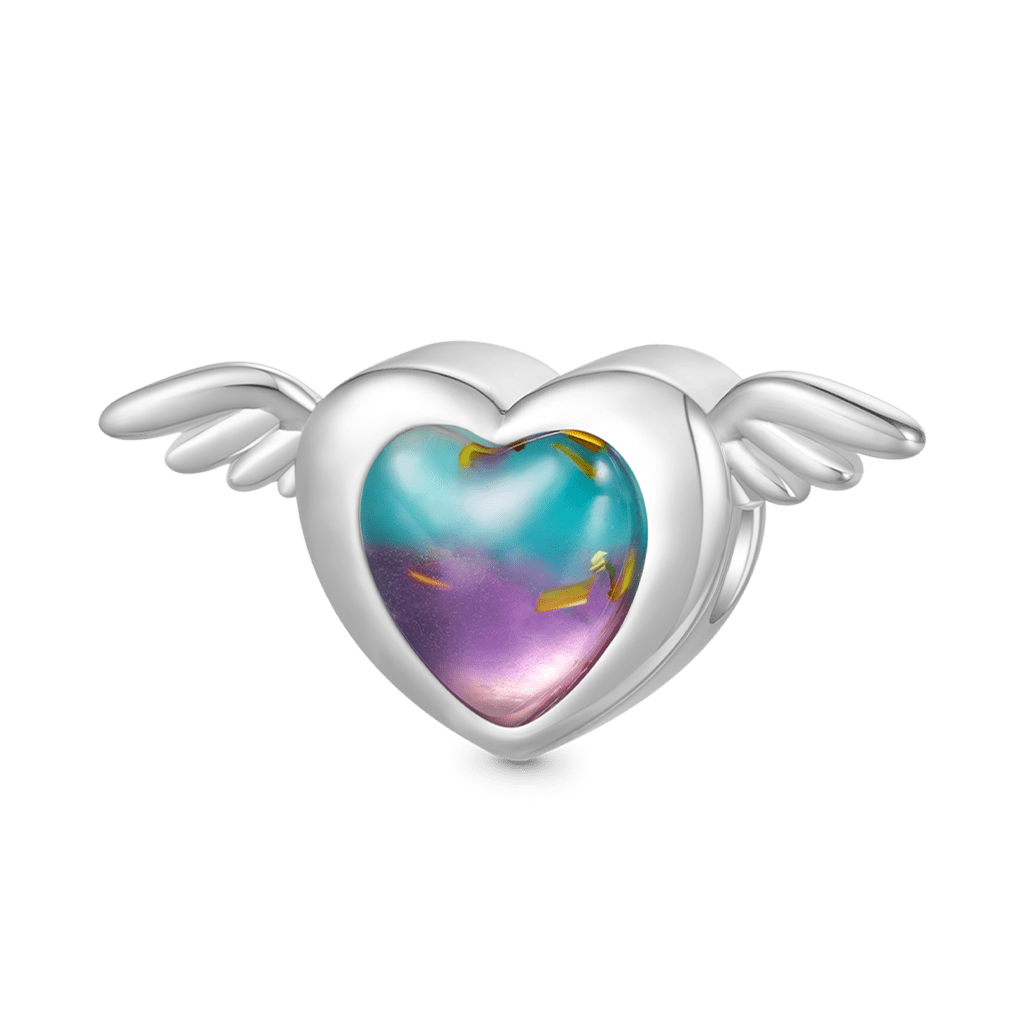Wings of Love Charm image number 1