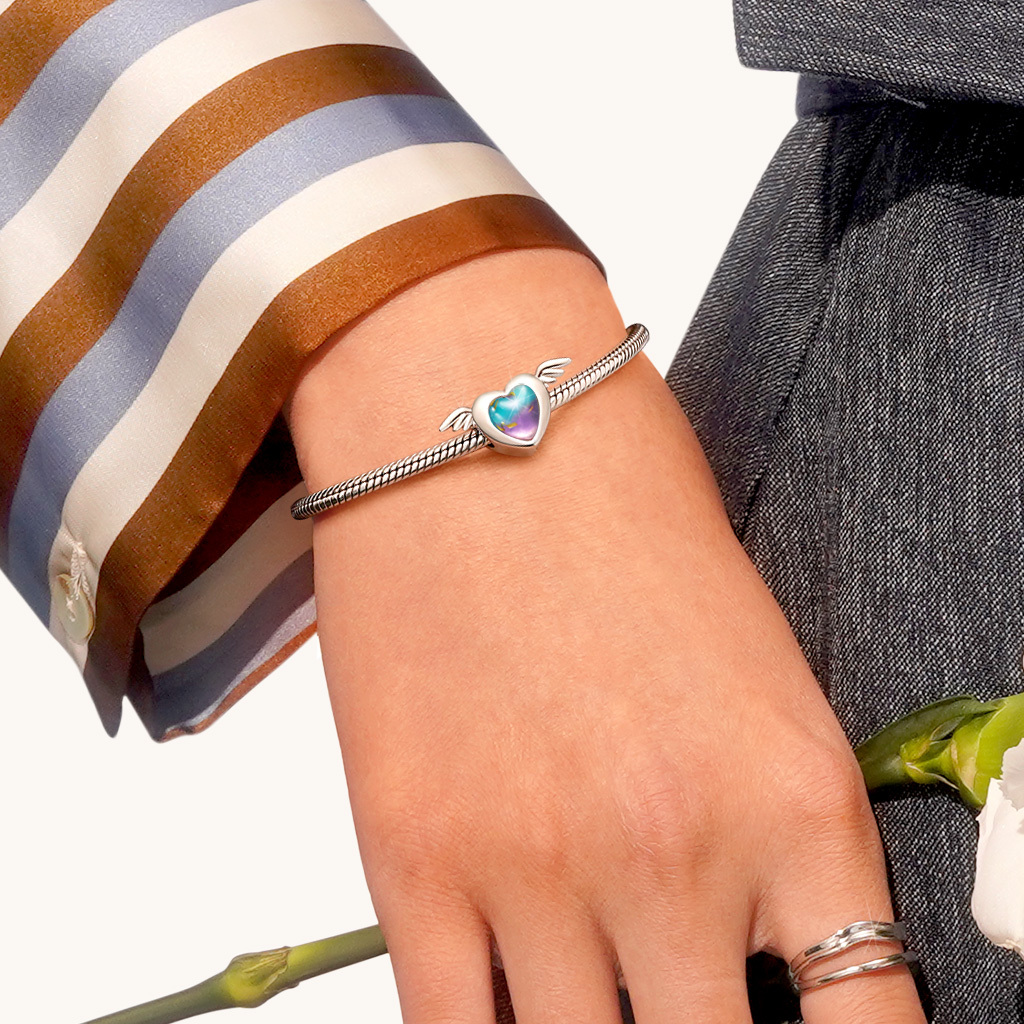 Wings of Love Charm image number 5