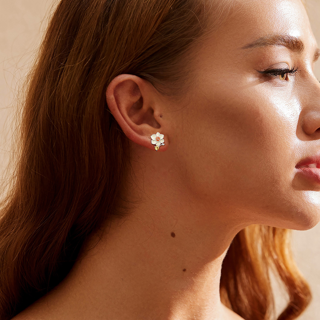Narcissus Stud Earrings image number 3