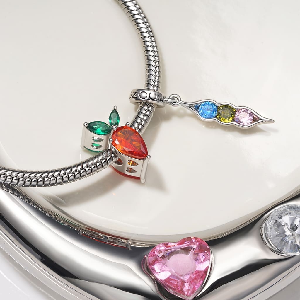 Carrot Charm image number 2