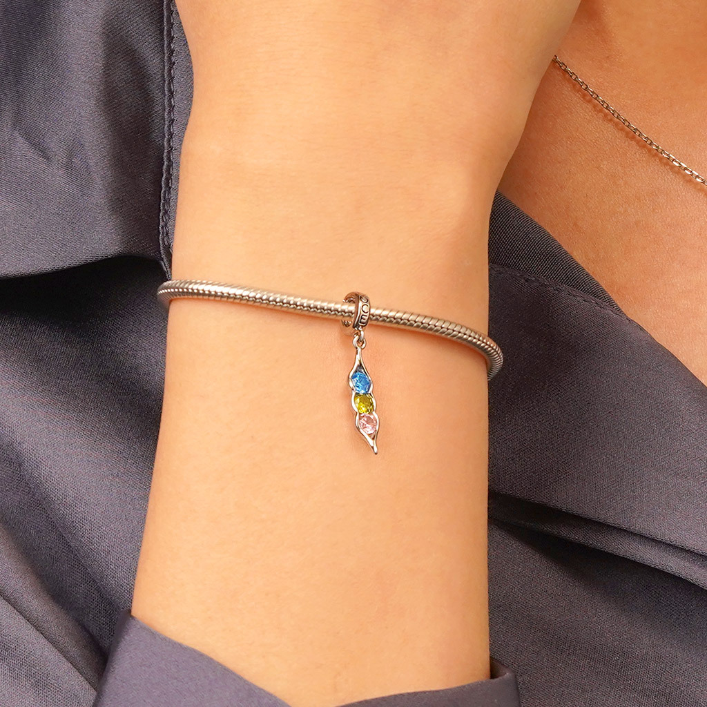 Pea Pod Pendant image number 6