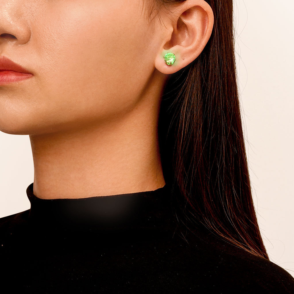 Green Light-up Stud Earring image number 5