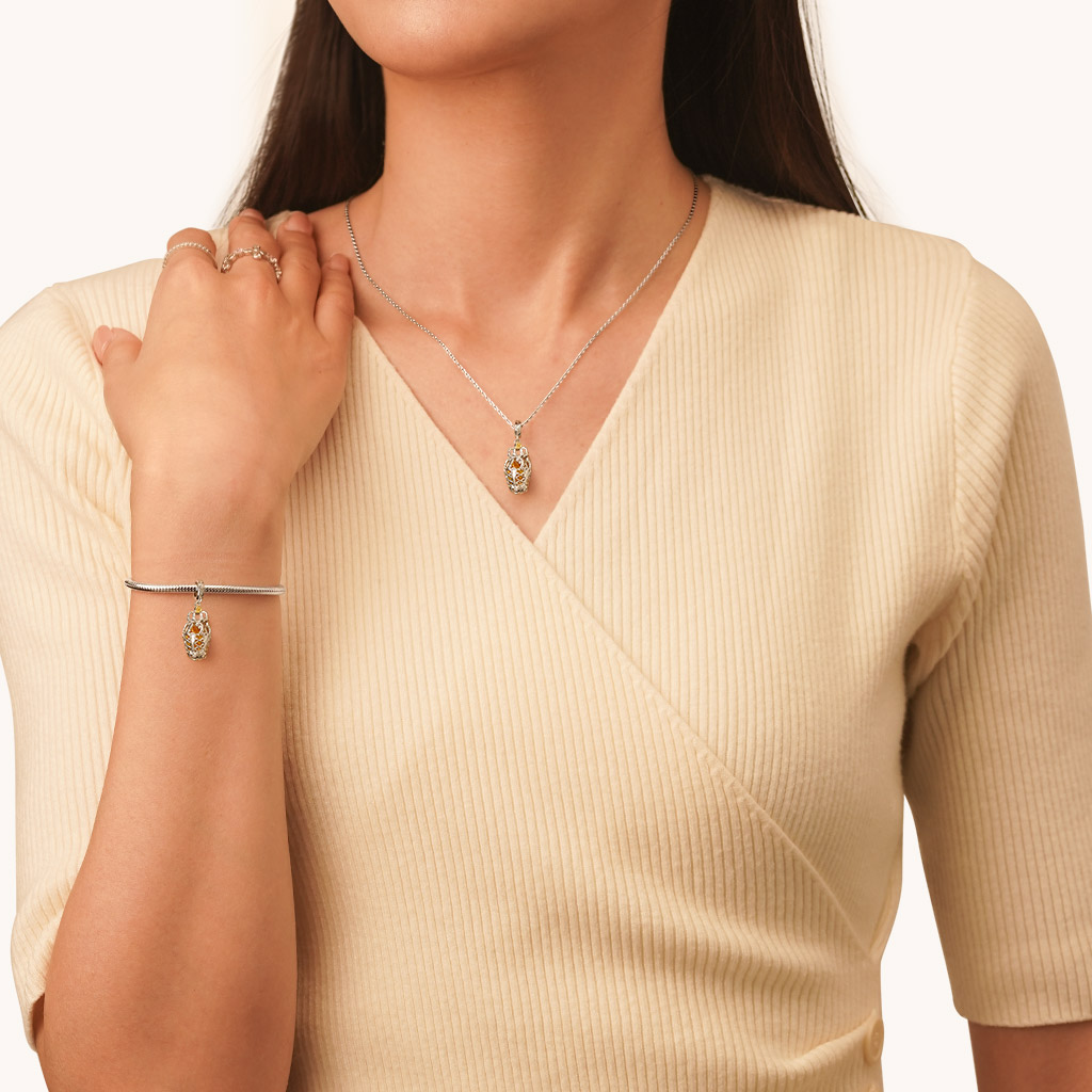 King Pendant image number 3