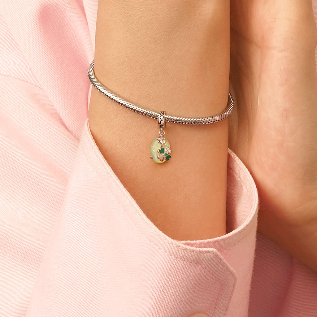 Four-leaf Clover Pendant image number 5