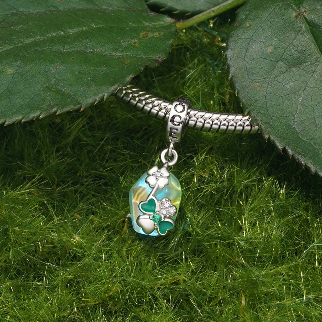 Four-leaf Clover Pendant image number 2