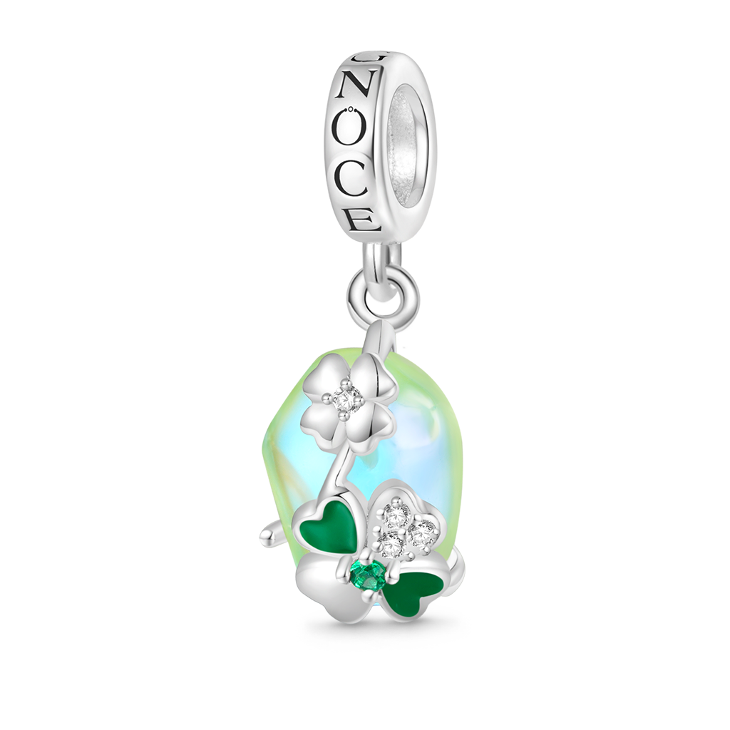 Four-leaf Clover Pendant image number 0