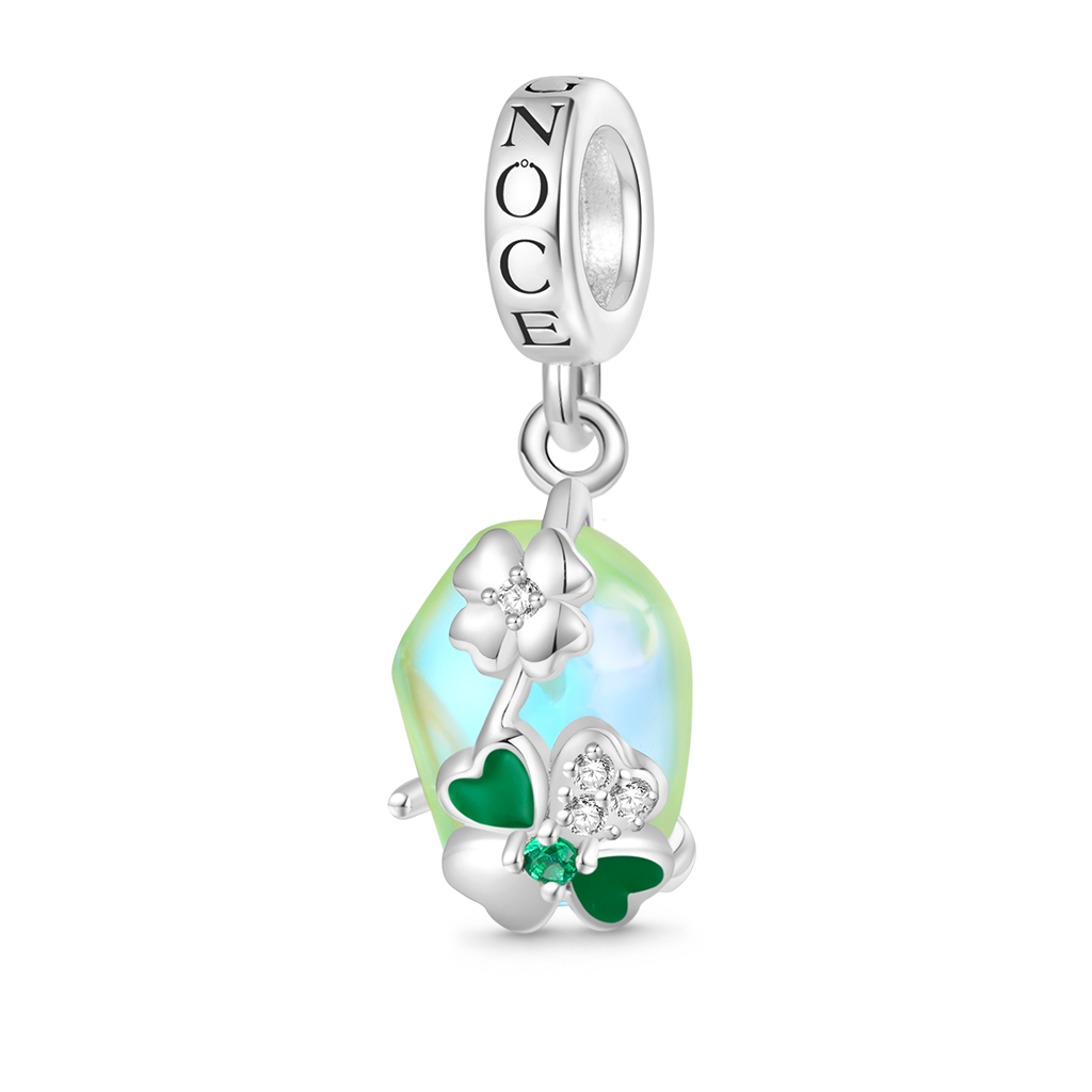 Four-leaf Clover Pendant image number 0