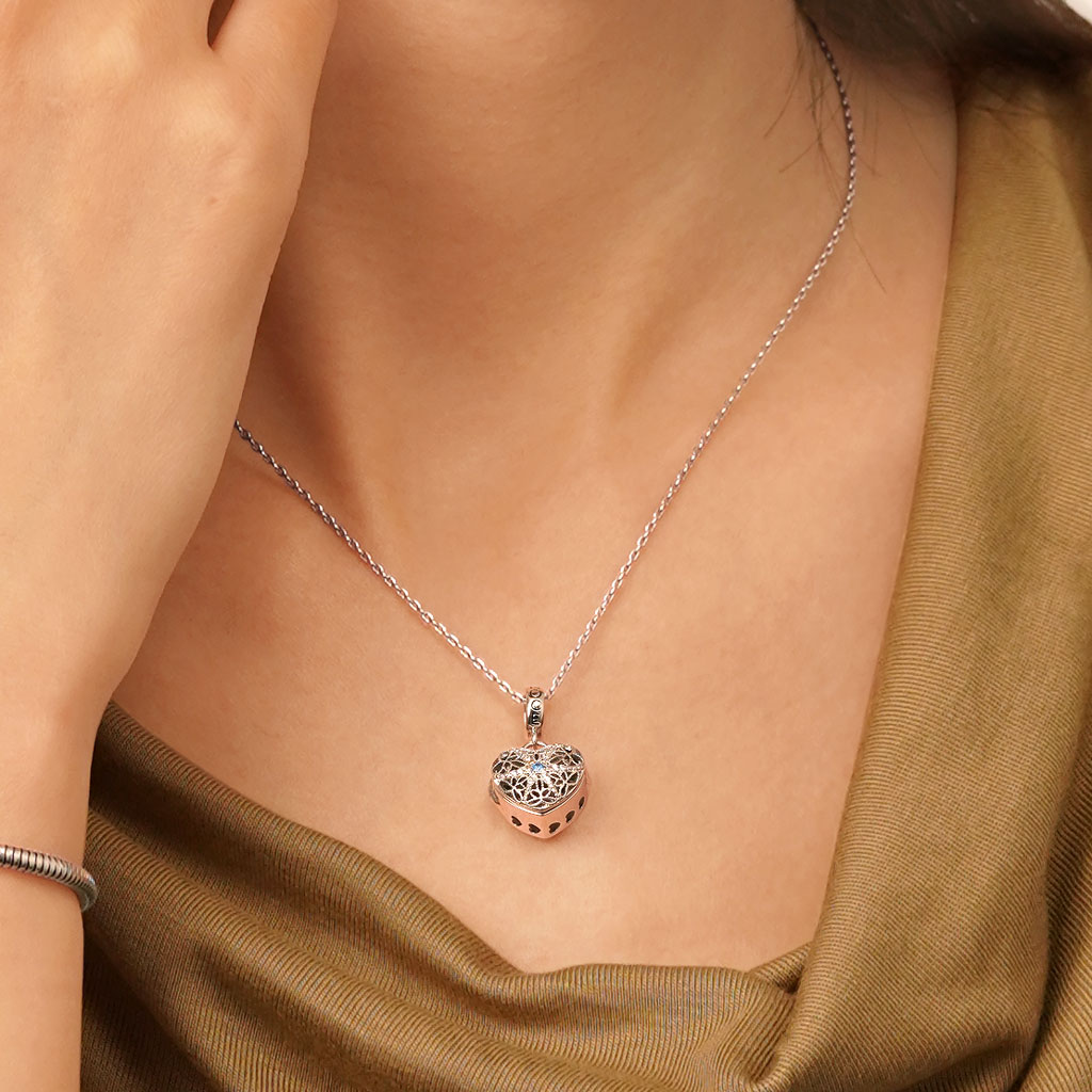 Hollow Heart Starfish Pendant image number 3