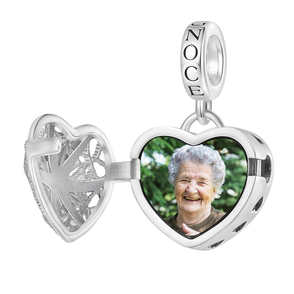 Hollow Heart Starfish Pendant image number 0