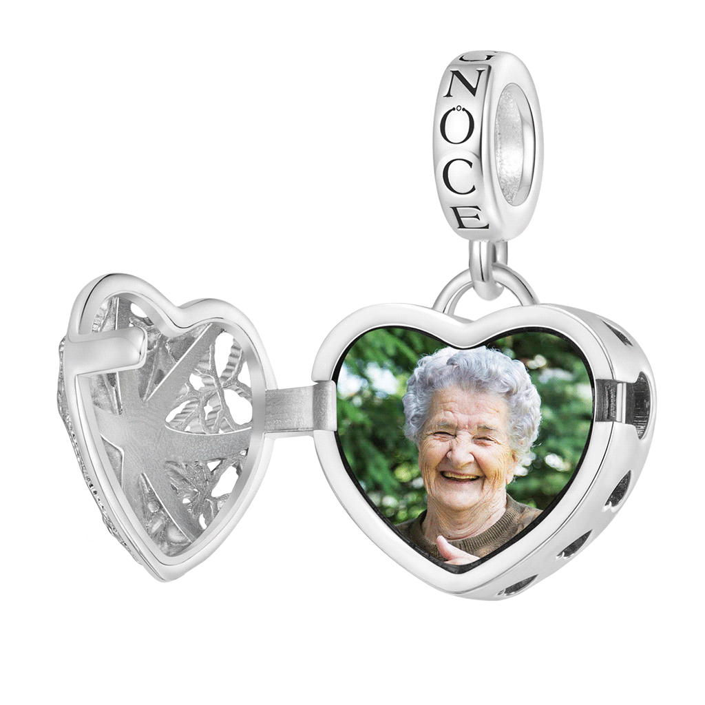 Hollow Heart Starfish Pendant image number 0