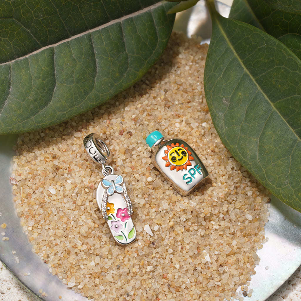 Beach Flip-Flop Pendant image number 2