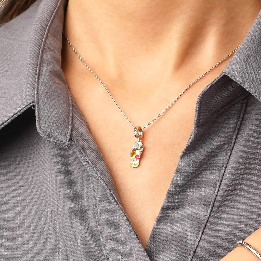 Beach Flip-Flop Pendant image number 4