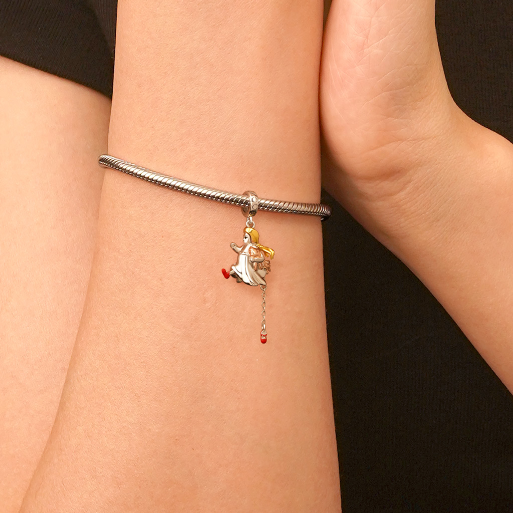 Running Dorothy Pendant image number 5