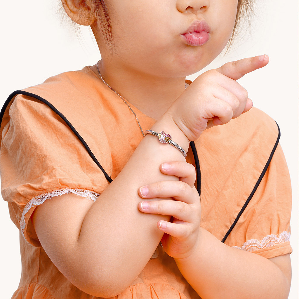 Heart Engravable Basic Bracelet image number 3