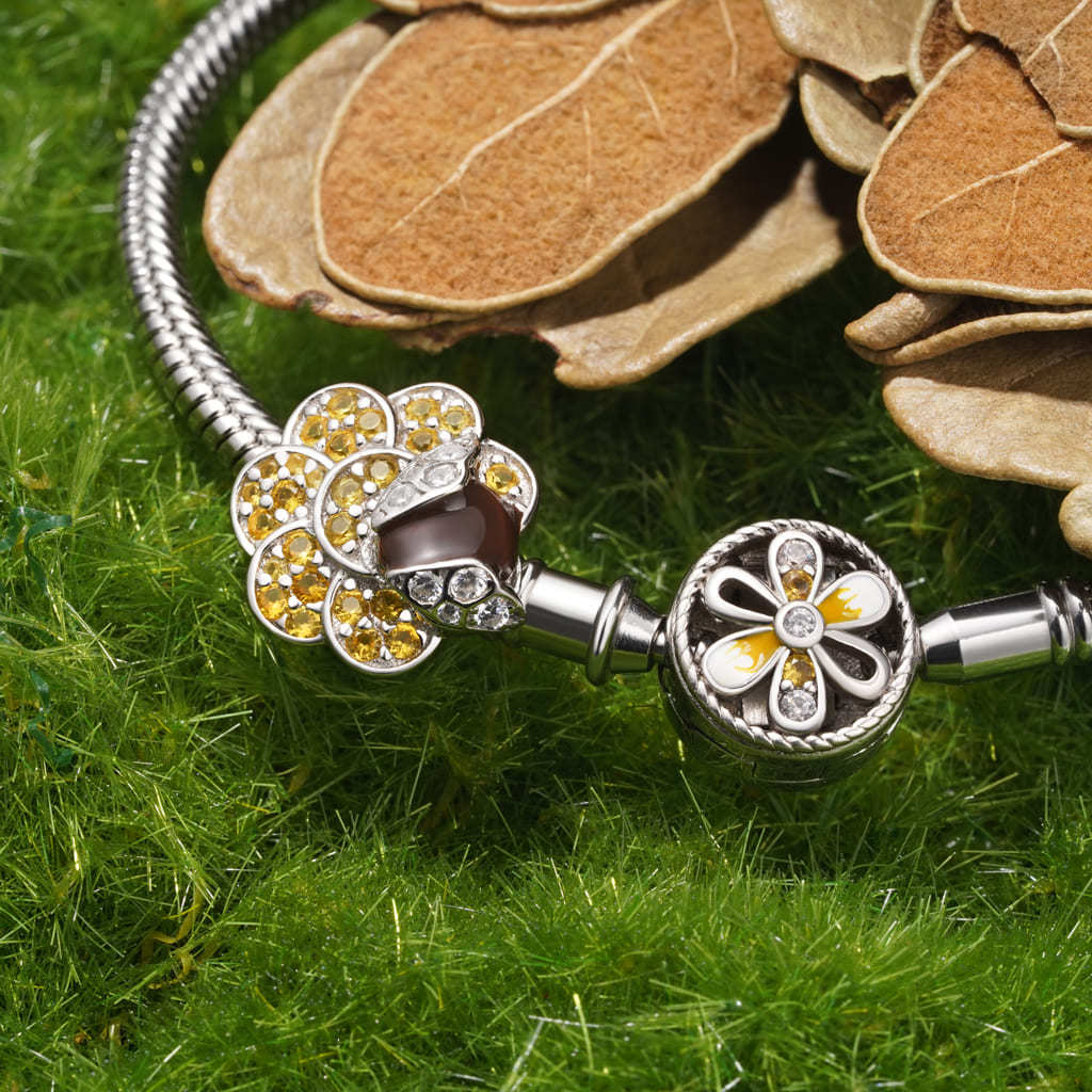 Flower Bee Stopper Charm image number 2
